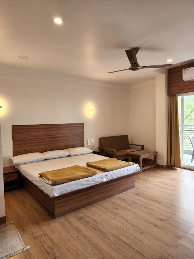 فندق Regal Panhala Residency المظهر الخارجي الصورة