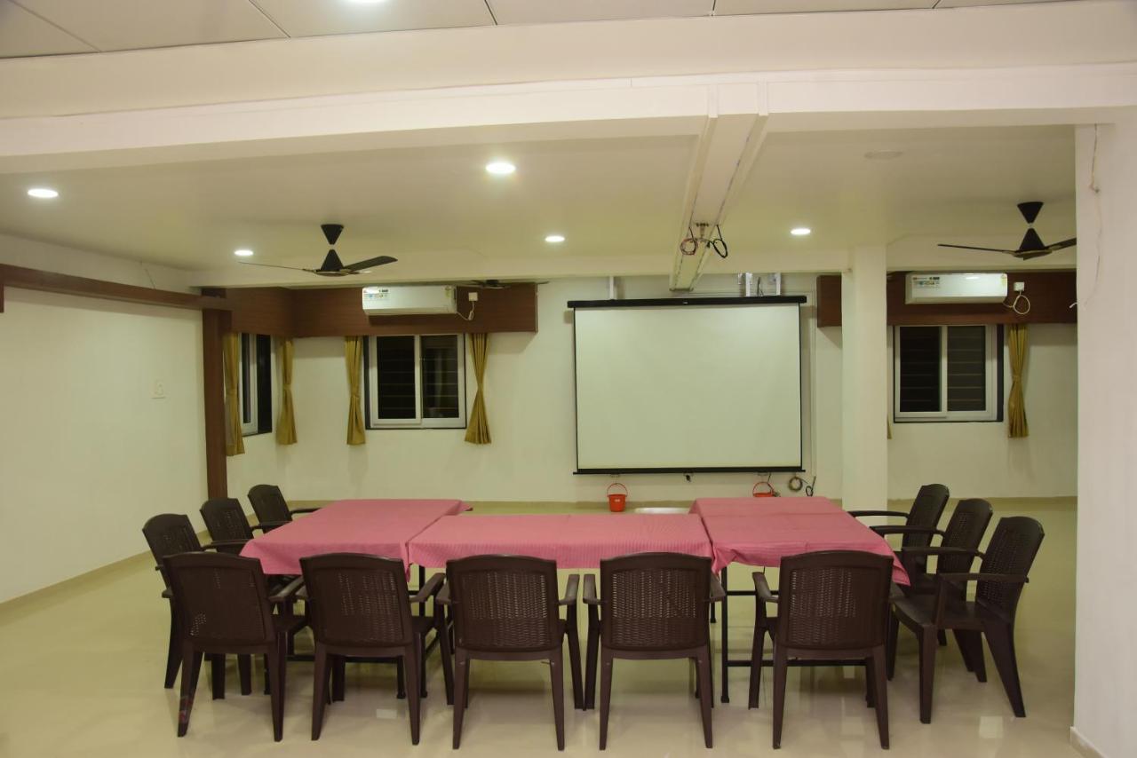 فندق Regal Panhala Residency المظهر الخارجي الصورة