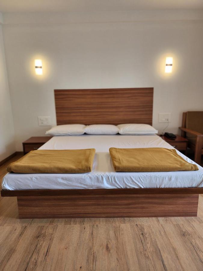 فندق Regal Panhala Residency المظهر الخارجي الصورة